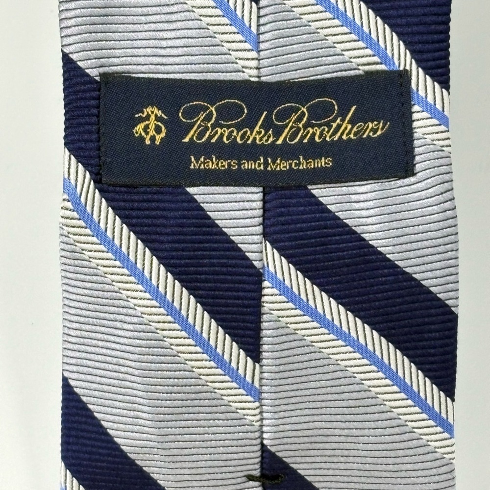 Brooks Brothers Blue and Silver Diagonal Striped Tie